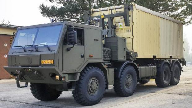 Вантажівка Tatra Т-815-7 з колісною формулою 8×8