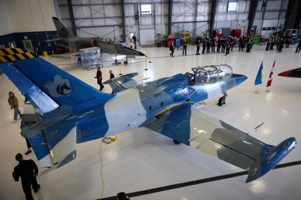 Навчально-тренувальні літаки L-39, на яких літають українські льотчики в Канаді. Вересень 2026. Фото: Офіс Президента України