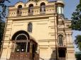 У ході чергового терористичного нальоту на Київ російські варвари пошкодили старовинний Свято-Покровський храм на Пріорці