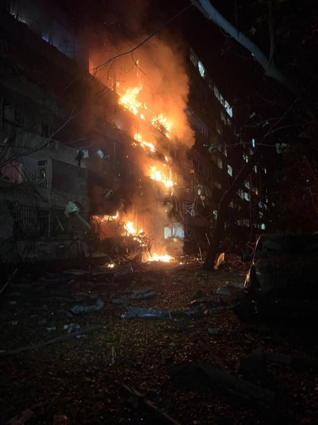На фото ще жахливі кадри пожежі 9-поверхівці Деснянського району