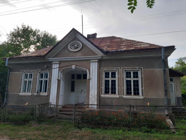 Одна з давніх кам’яниць у вірменському кварталі Язловця