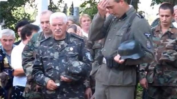 Радослав Сікорський оприлюднив фото з перепоховання вояків дивізії «Галичина»