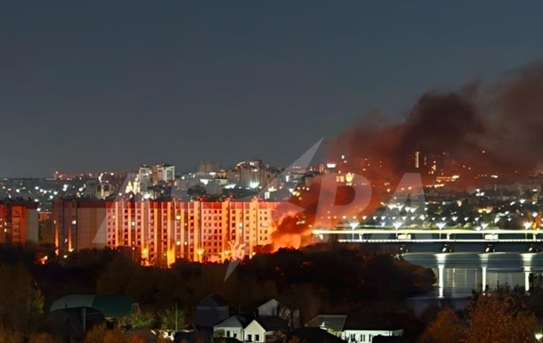 Дрони атакували Воронеж: місто охопили пожежі